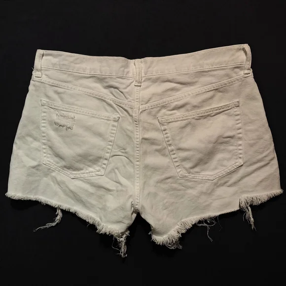 GAP White Distressed Frayed-Hem Denim Shorts - Picture 3 of 5